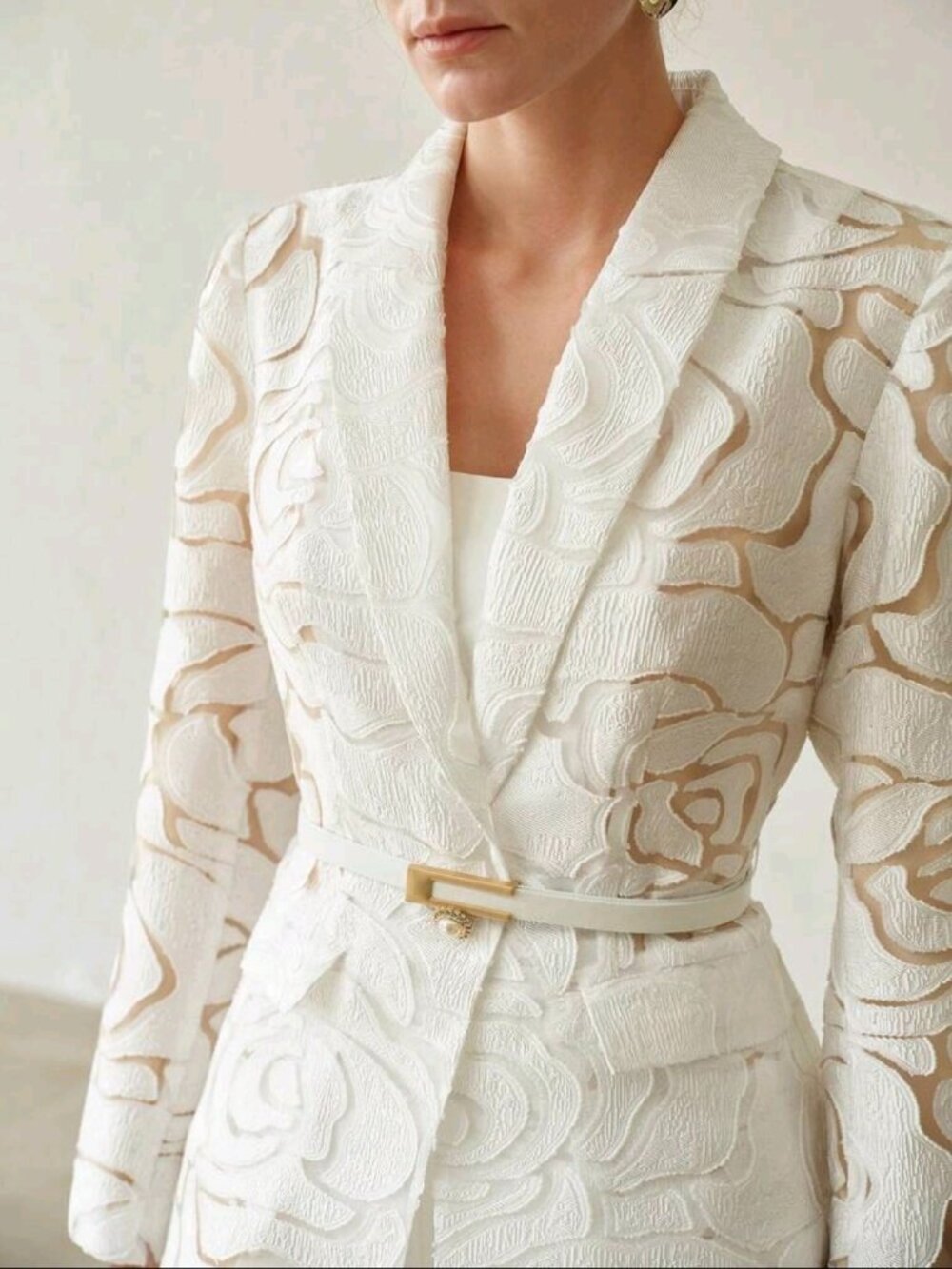 EXQUISITE WAIST-CINCHED ELEGANT LONG SLEEVE TEXTURED EMBROIDERY WOMEN'S BLAZER - Picture 2 of 14